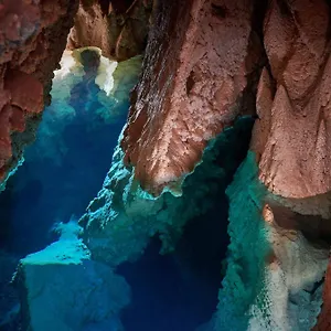 https://grotta-giusti.it-tuscanyhotel.com