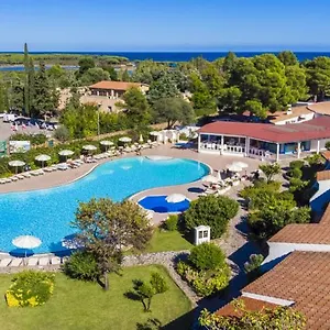 Feriested Nicolaus Club Li Cucutti, Agrustos