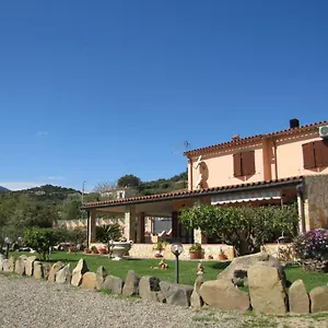 Séjour à la ferme Monte Gruttas, Camisa